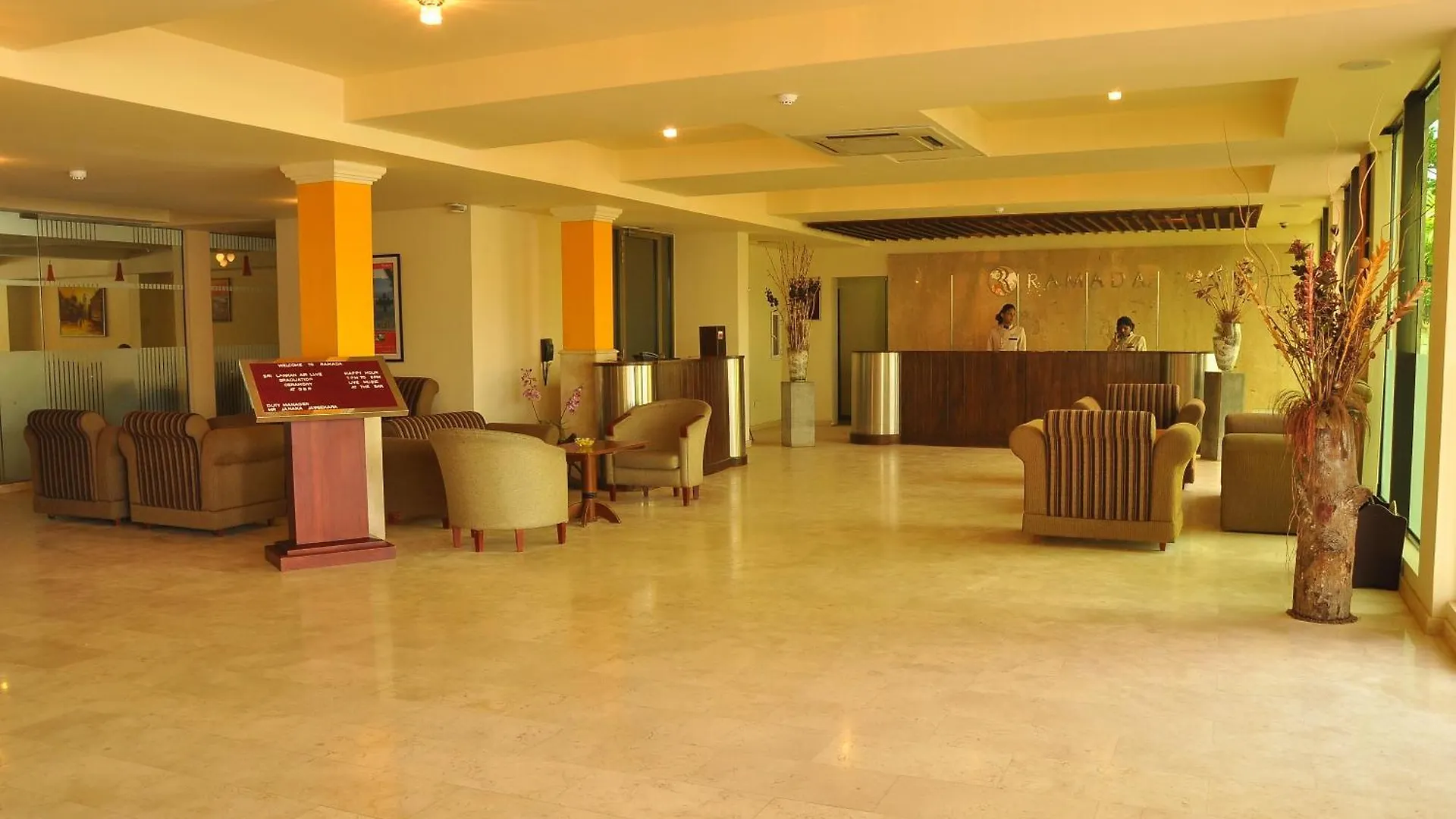 Ramada Katunayake 4*,